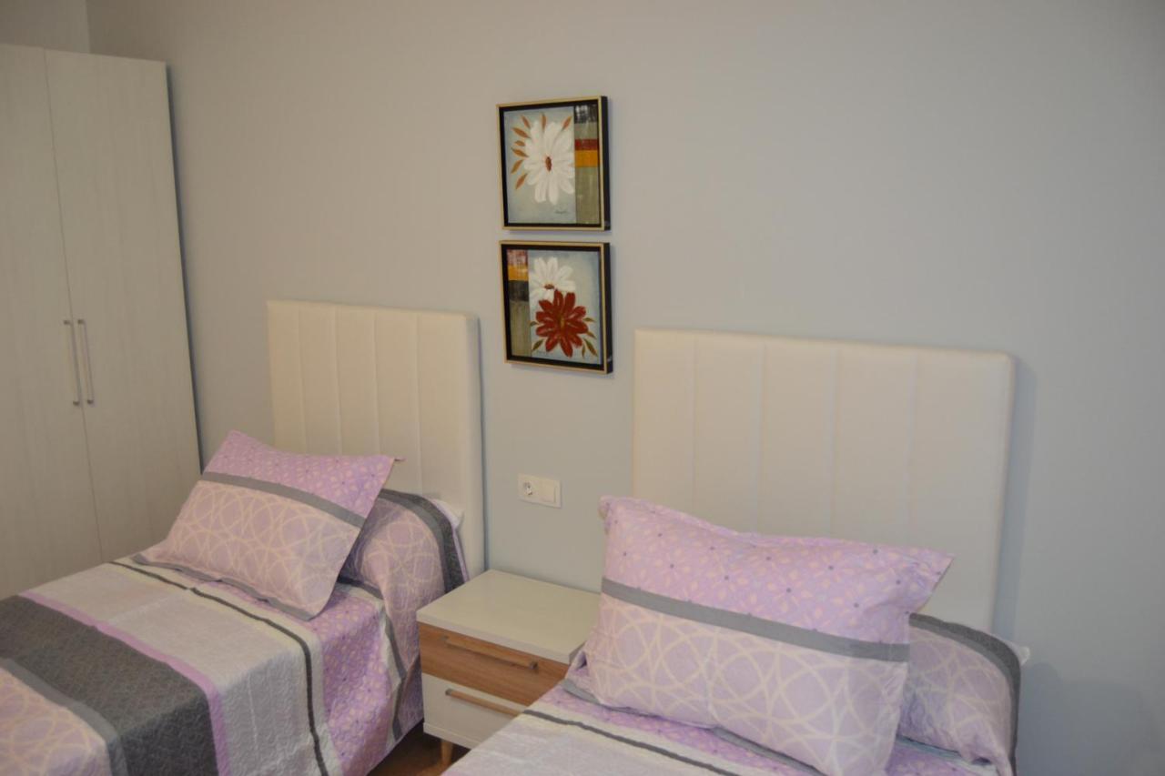 Apartmán Inmoinsuas Marisol House Sarria Exteriér fotografie